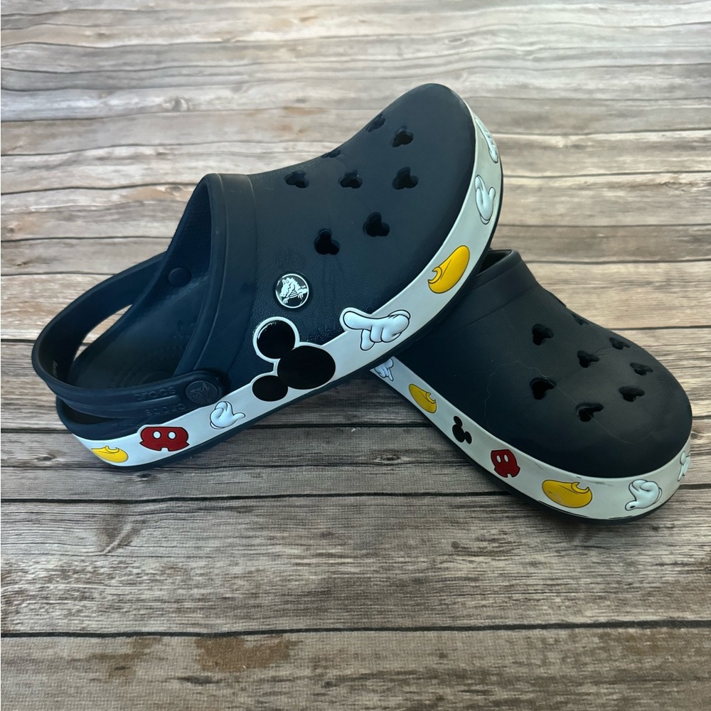 Women’s 8 Mickey CROCS